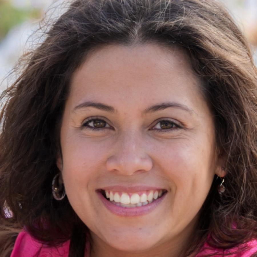 Retrato profissional de Helena Mendanha, consultora especialista
